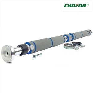 antypoślizgowy drążek do podciągania montowany na drzwiach